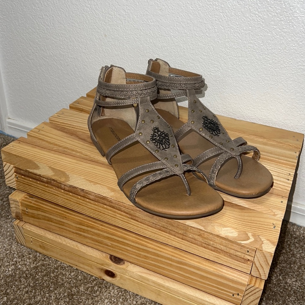 Cute summer sandals. Only worn once.